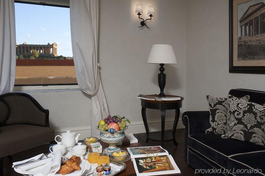 Villa Athena Resort أغريجنتو الغرفة الصورة A room at the hotel