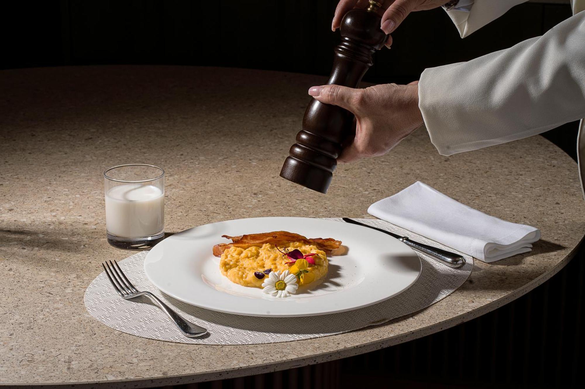 Villa Athena Resort أغريجنتو المظهر الخارجي الصورة Pepper being added to a meal