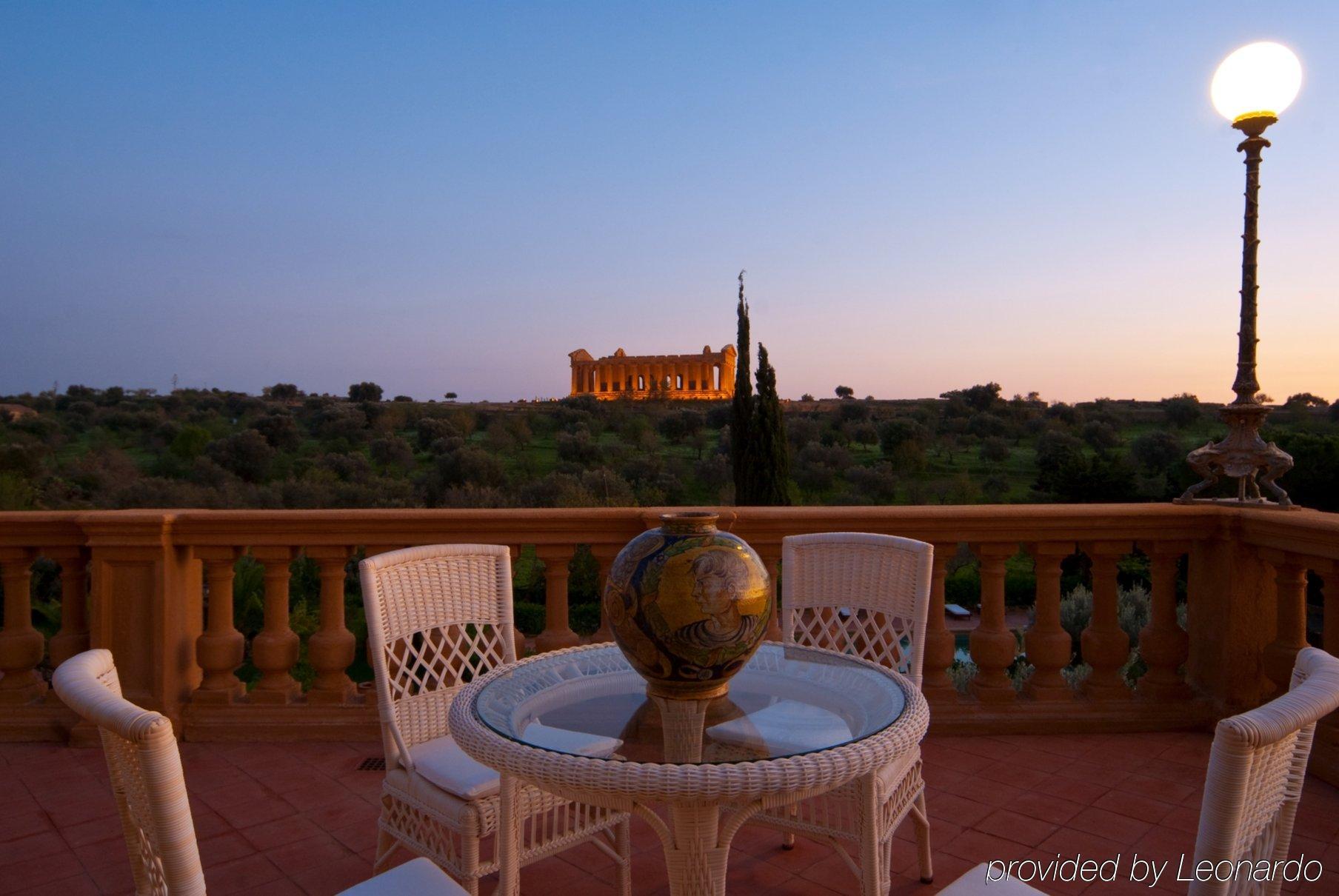 Villa Athena Resort أغريجنتو المظهر الخارجي الصورة View from the terrace of the hotel