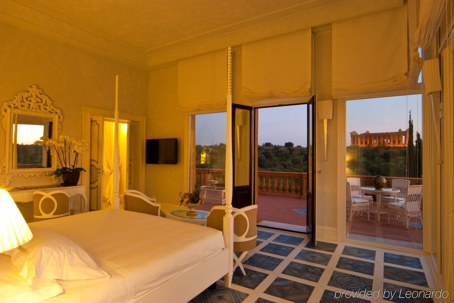 Villa Athena Resort أغريجنتو الغرفة الصورة A room at the Hotel
